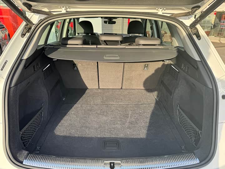 Фото 5 - Audi Q5L