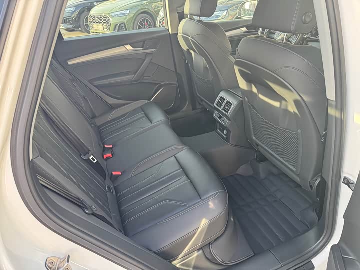 Фото 6 - Audi Q5L