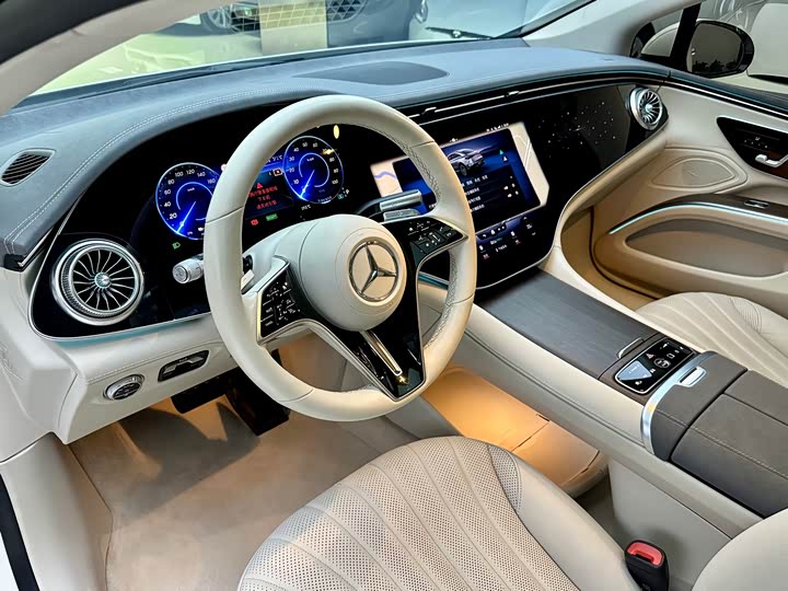 Фото 8 - Mercedes-Benz EQS
