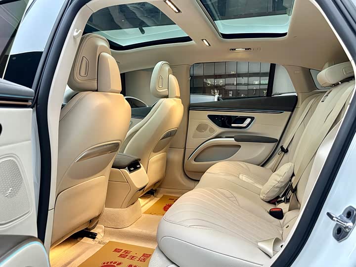 Фото 9 - Mercedes-Benz EQS