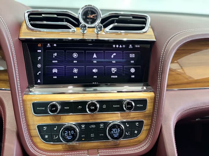 Фото 8 - Bentley Bentayga