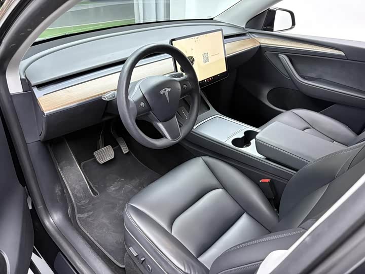 Фото 4 - Tesla Model Y