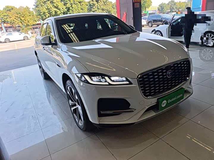 Фото 4 - Jaguar F-Pace
