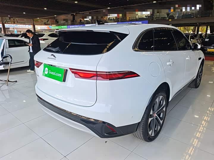 Фото 7 - Jaguar F-Pace
