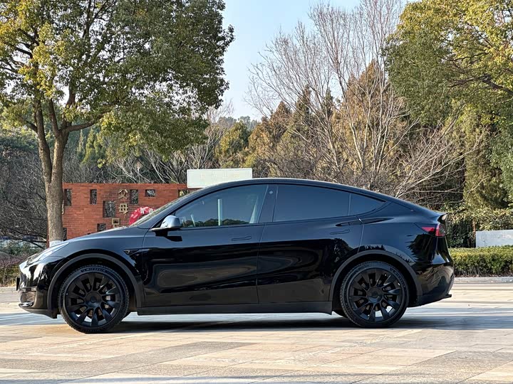 Фото 8 - Tesla Model Y