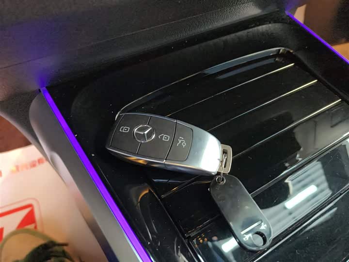 Фото 9 - Mercedes-Benz GLB-Class