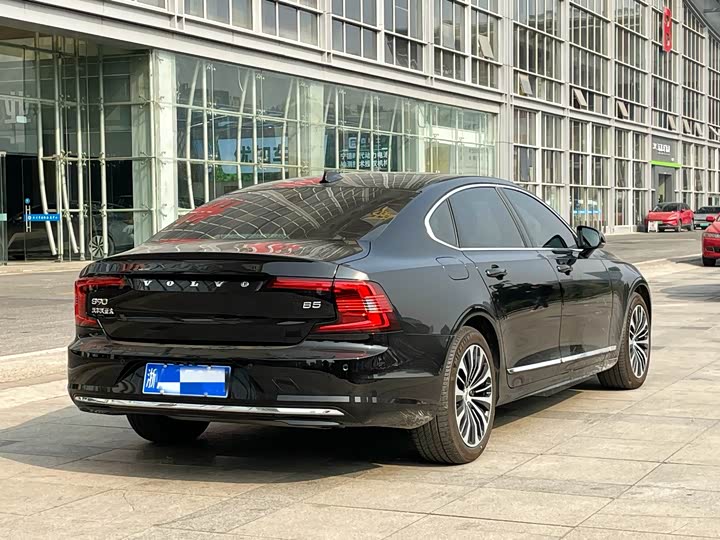 Фото 6 - Volvo S90