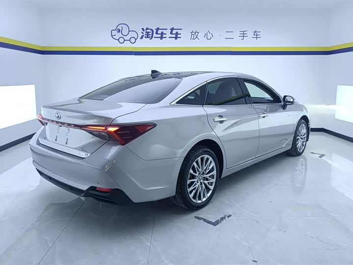 Фото 3 - Toyota Avalon