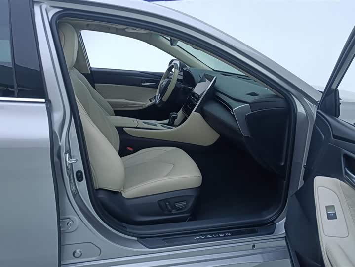 Фото 8 - Toyota Avalon