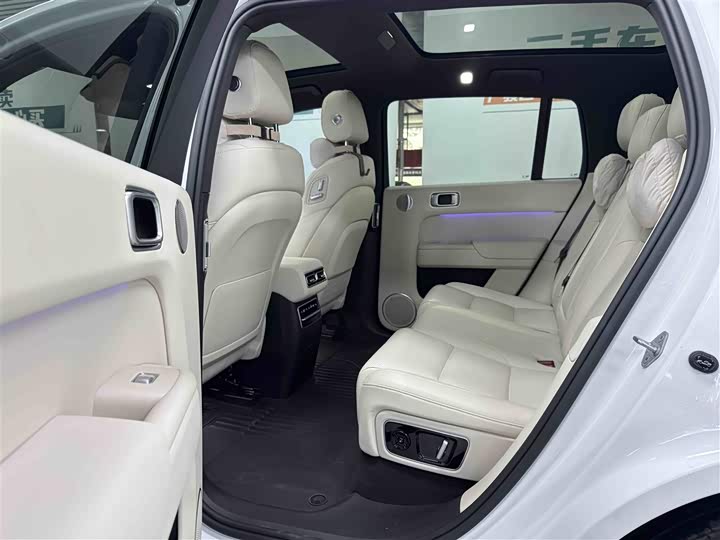 Фото 9 - LiXiang L7