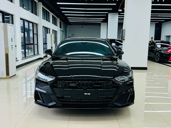 Фото 2 - Audi A7L