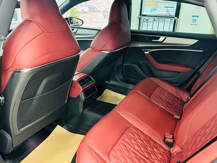 Фото 6 - Audi A7L