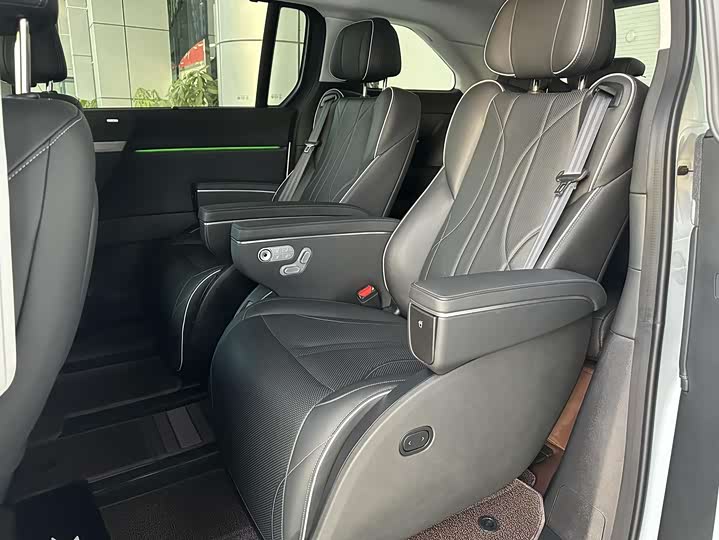 Фото 5 - XPeng X9