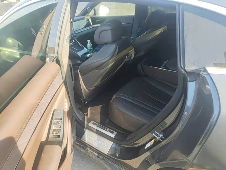 Фото 6 - Denza Z9