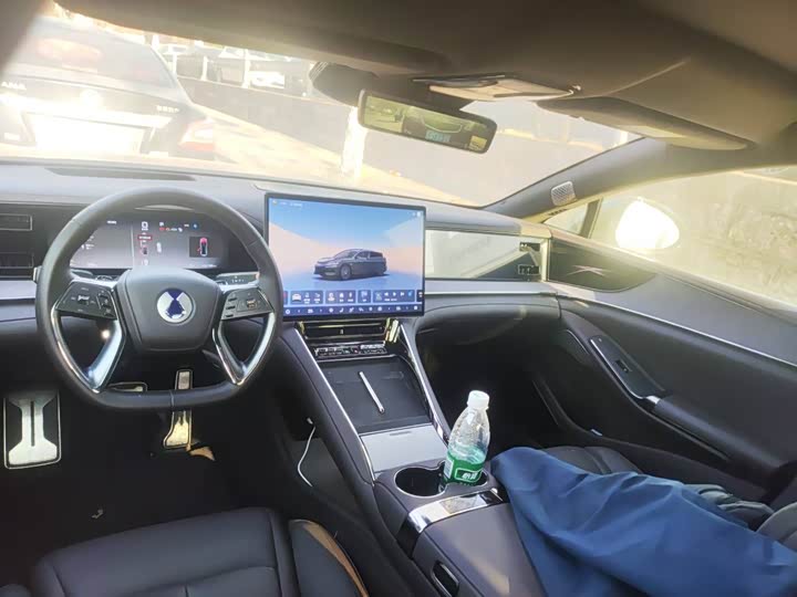 Фото 7 - Denza Z9