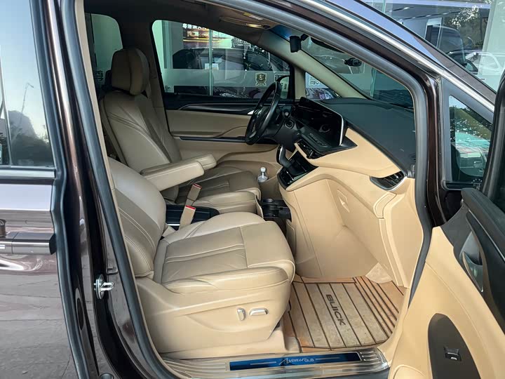 Фото 4 - Buick GL8 ES