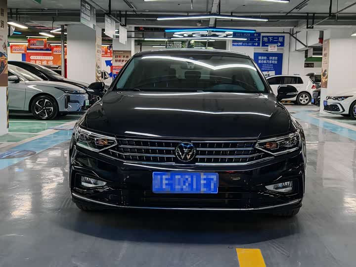 Фото 2 - Volkswagen Magotan