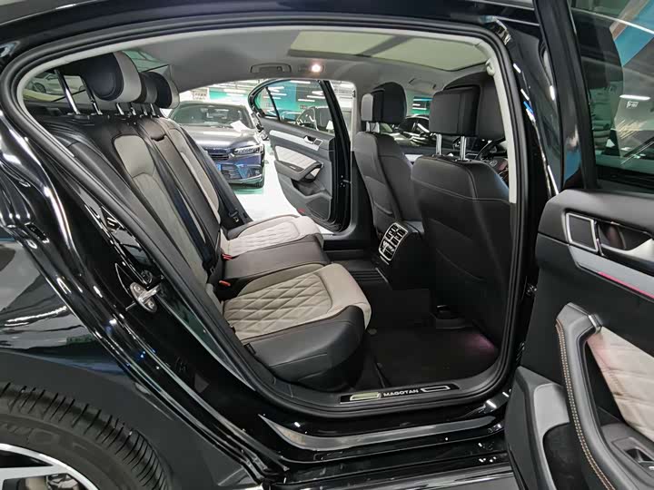 Фото 7 - Volkswagen Magotan