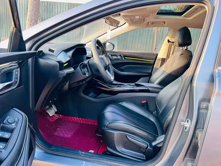 Фото 4 - Roewe i5