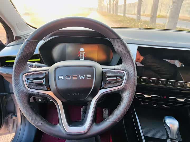 Фото 7 - Roewe i5