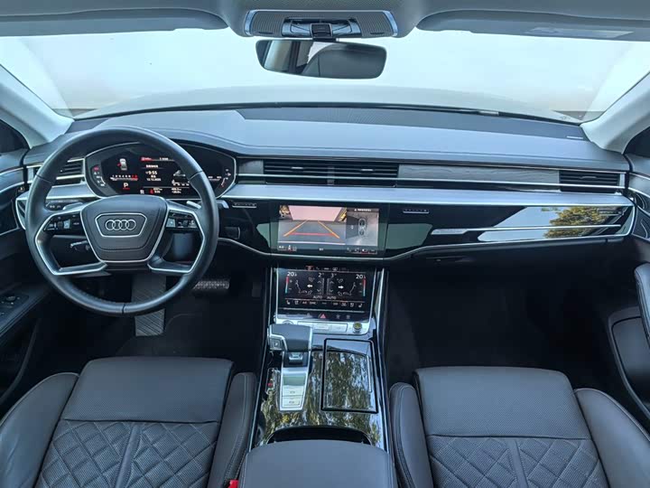 Фото 8 - Audi A8