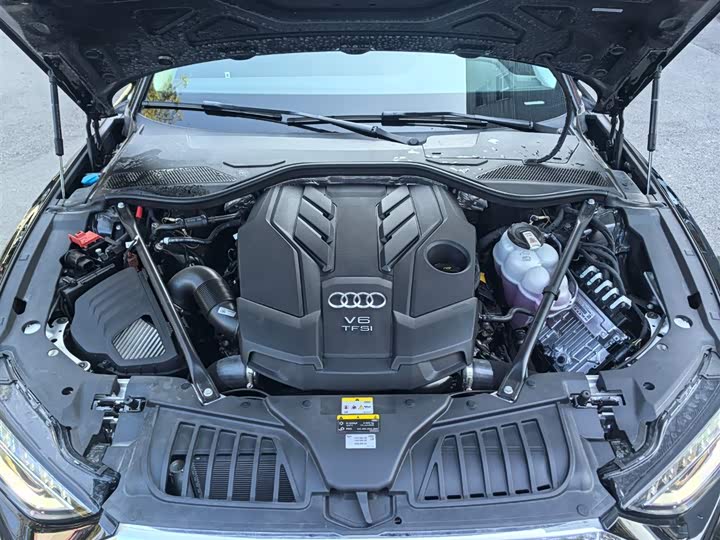 Фото 9 - Audi A8