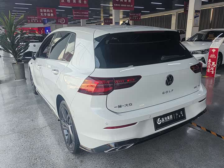 Фото 4 - Volkswagen Golf