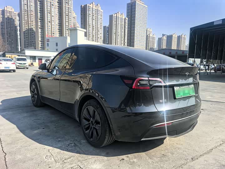 Фото 4 - Tesla Model Y