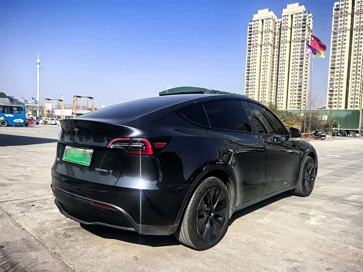 Фото 6 - Tesla Model Y