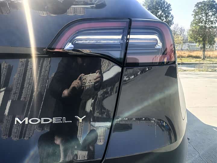 Фото 9 - Tesla Model Y