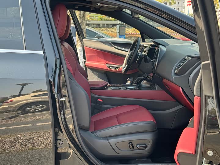 Фото 8 - Lexus NX