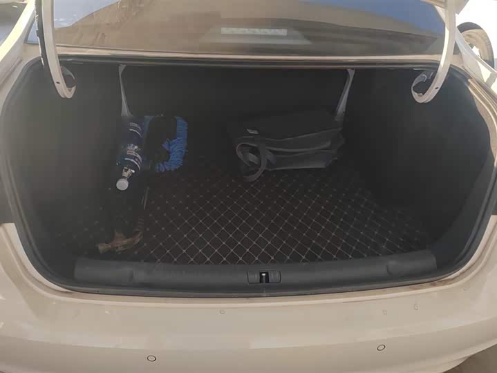 Фото 4 - Volkswagen Lavida