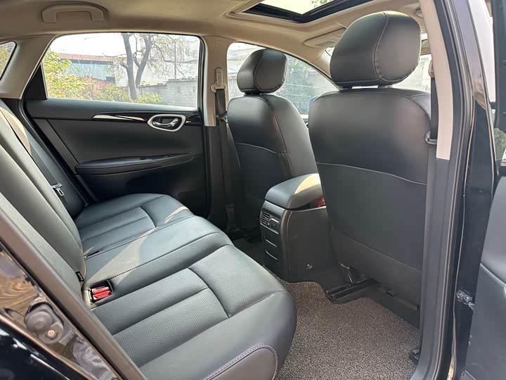 Фото 8 - Nissan Sylphy