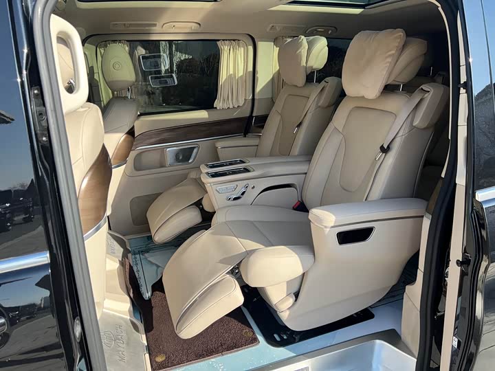 Фото 8 - Mercedes-Benz V-Class