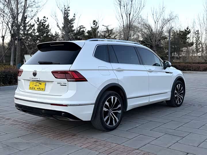 Фото 5 - Volkswagen Tiguan L Pro