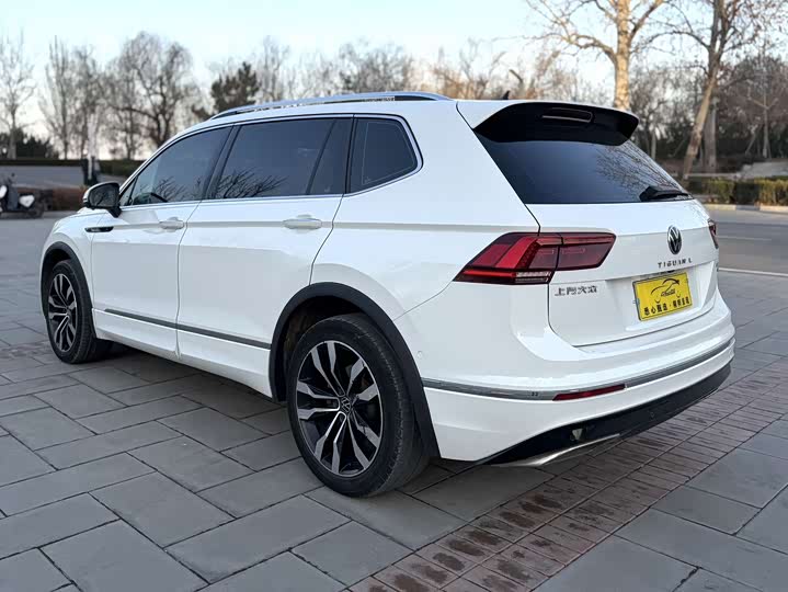 Фото 6 - Volkswagen Tiguan L Pro