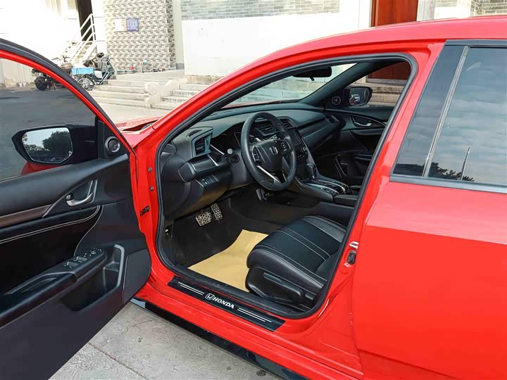 Фото 4 - Honda Civic