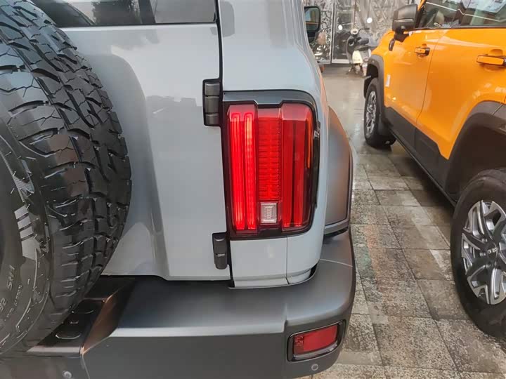 Фото 8 - Tank 300