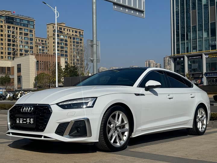 Фото 1 - Audi A5