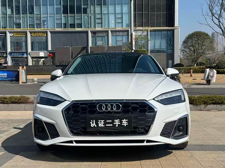 Фото 2 - Audi A5