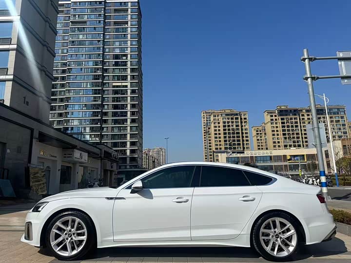 Фото 4 - Audi A5