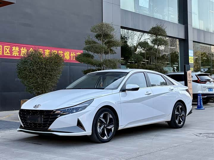 Фото 1 - Hyundai Elantra N line