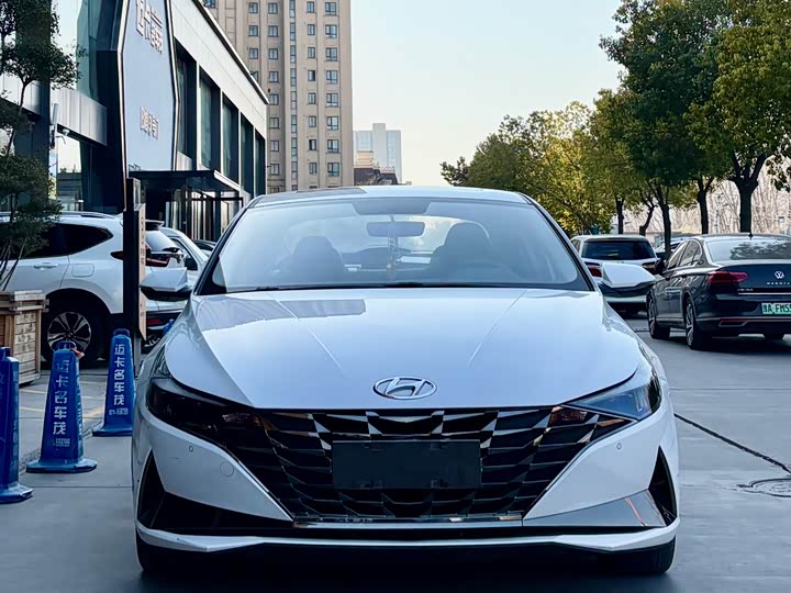 Фото 2 - Hyundai Elantra N line