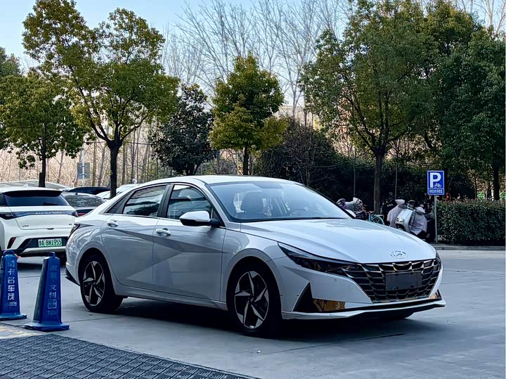 Фото 3 - Hyundai Elantra N line