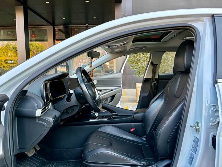 Фото 5 - Hyundai Elantra N line