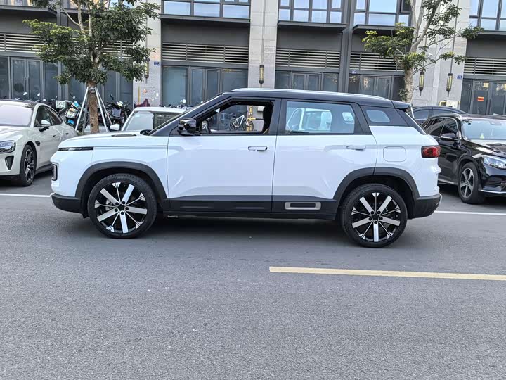 Фото 4 - Geely Icon