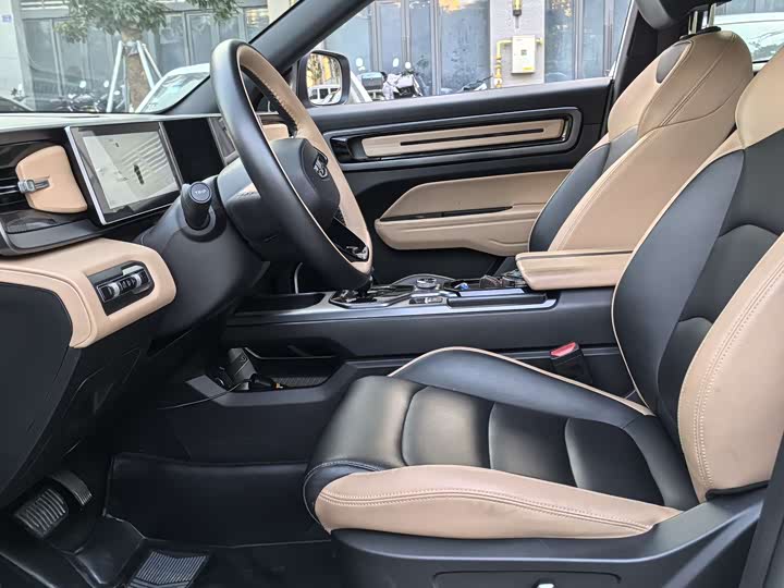 Фото 6 - Geely Icon