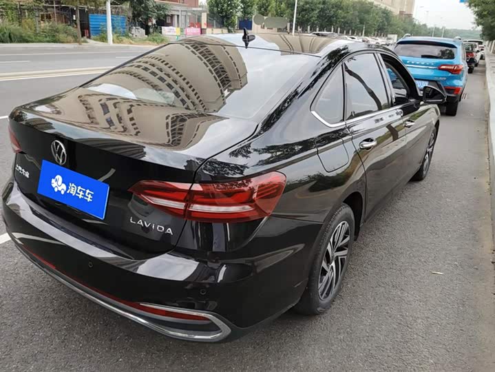Фото 3 - Volkswagen Lavida