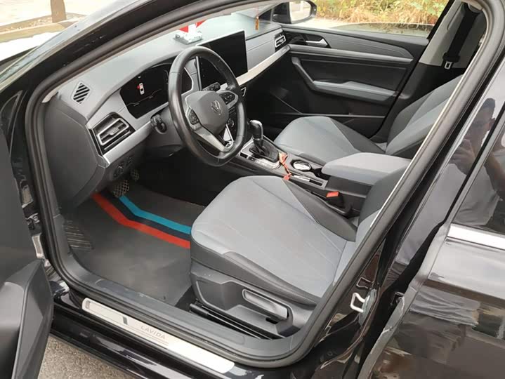 Фото 9 - Volkswagen Lavida