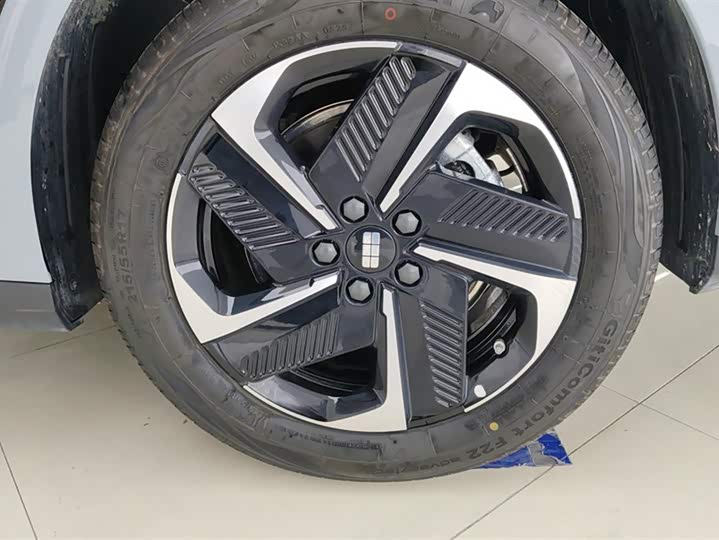 Фото 6 - Geely Galaxy L6